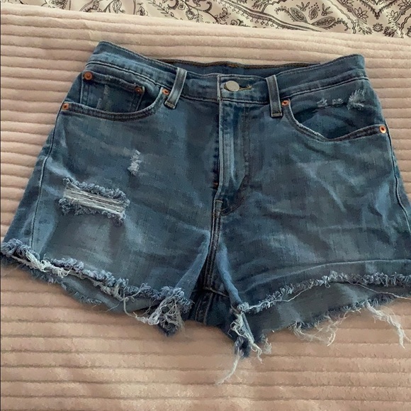 Levi denim high waisted shorts - Picture 3 of 3